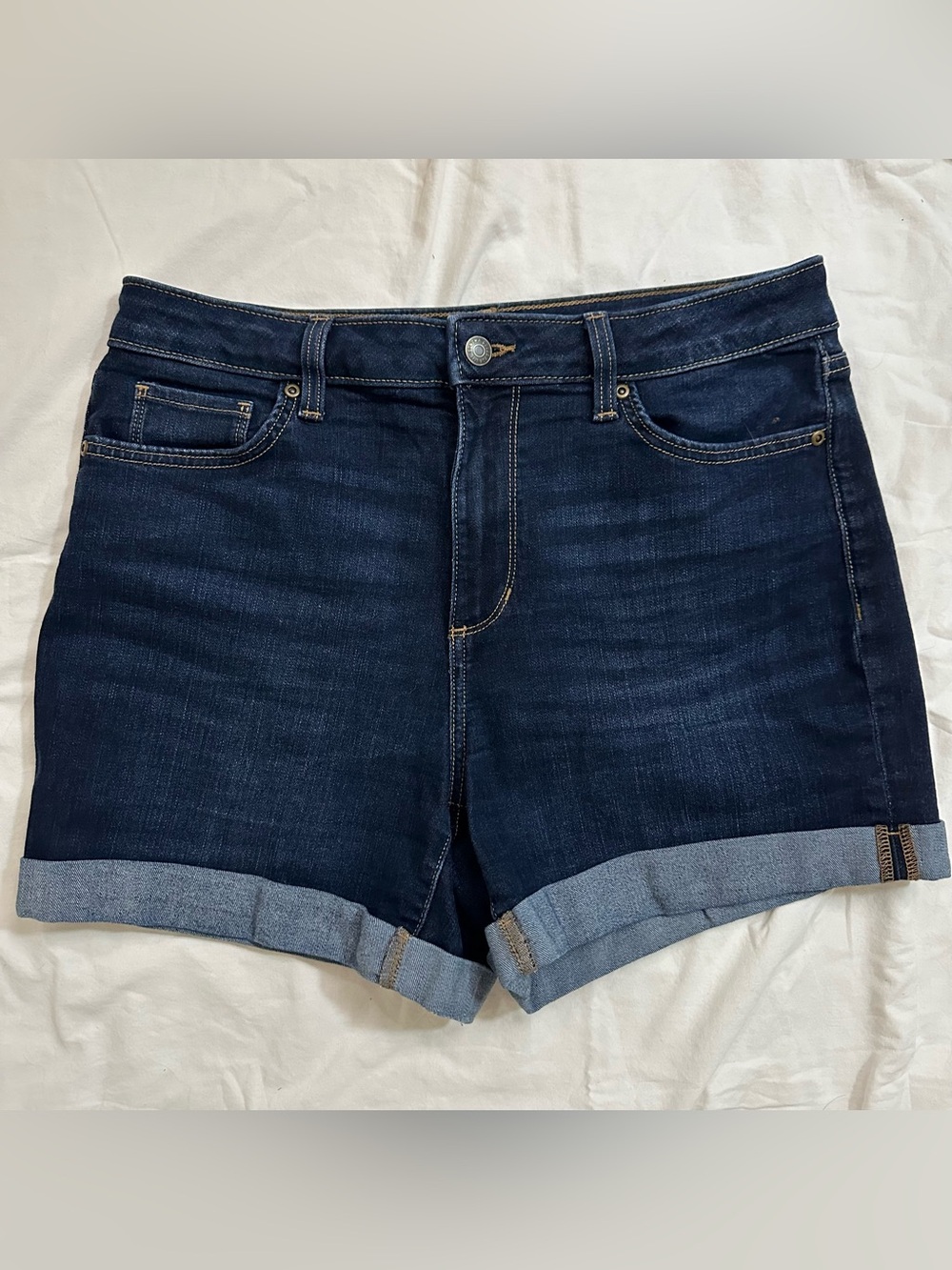 Sonoma Dark Indigo Denim Cuffed Women’s Shorts Size 12 - EUC